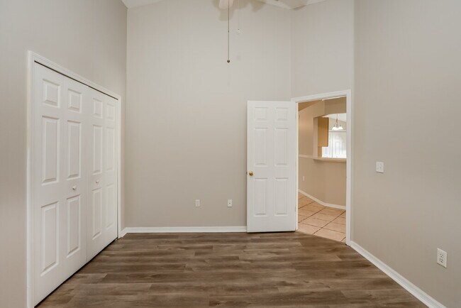 Building Photo - 4307 Pembridge Ave