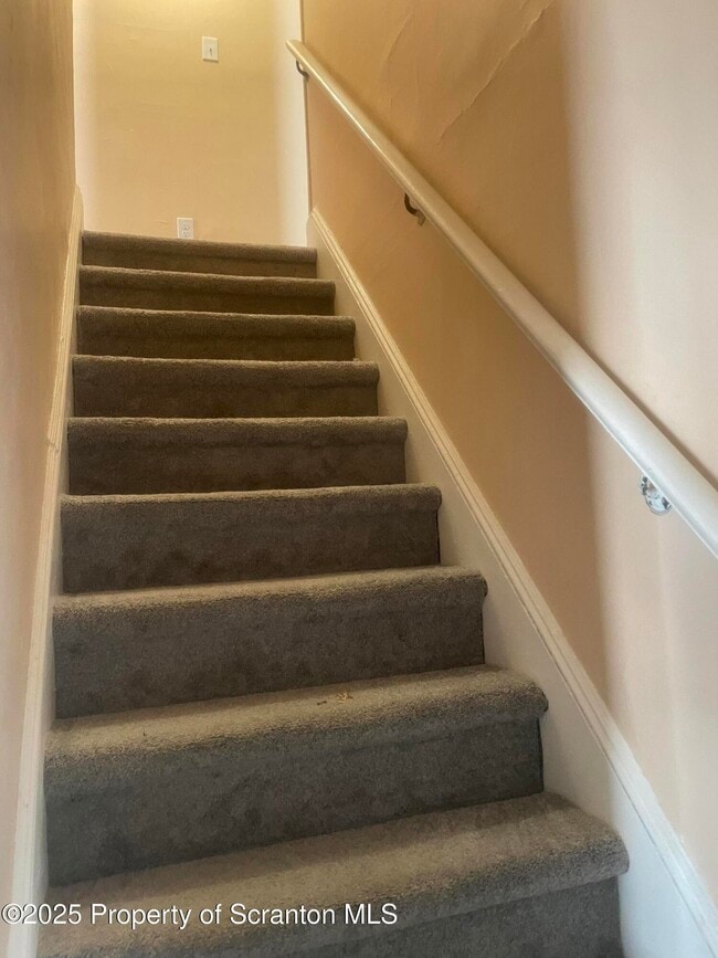 Building Photo - 2303 Boulevard Ave