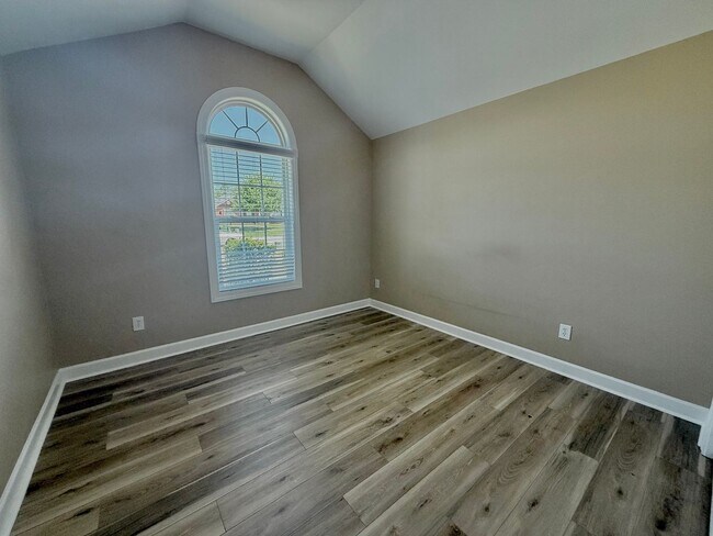 Building Photo - Beautiful 4-Bedroom Home in a Prime Location!