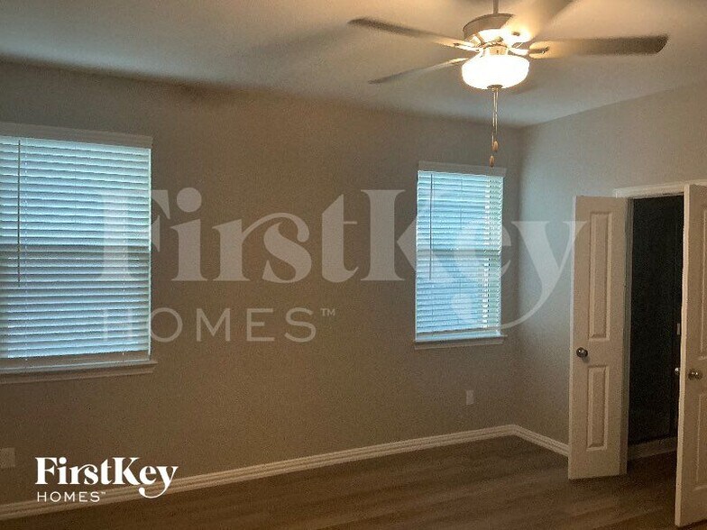 Building Photo - 5217 Rockrose Ln