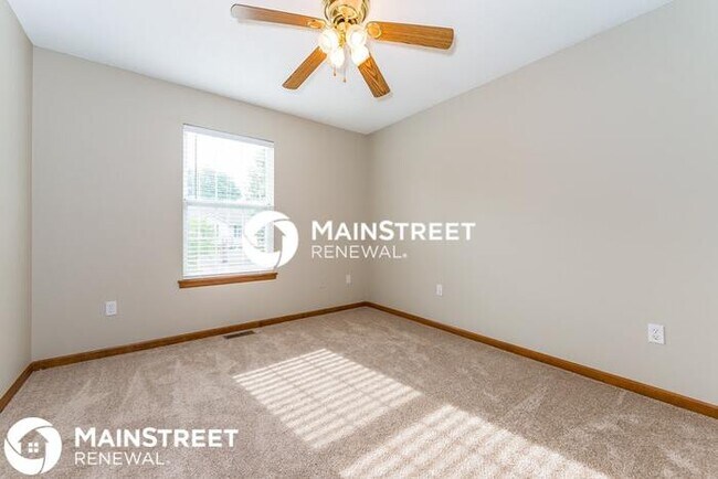 Building Photo - 4 Bedroom Pet-Friendly Home in Pleasant Hi...