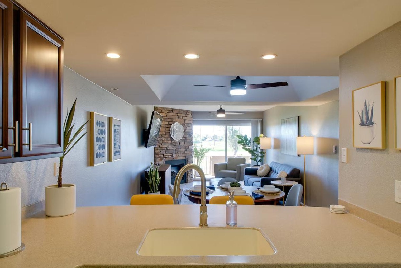 Building Photo - 7910 E Thomas Rd