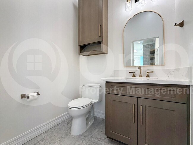 Building Photo - 1523 E Treasure Cove Dr