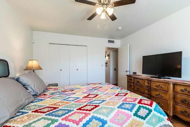 Building Photo - 10545 W Coggins Dr