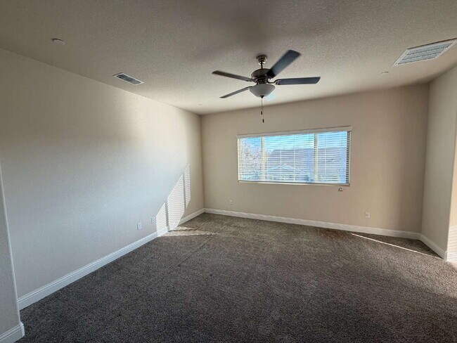 Building Photo - 2494 Valdes Dr