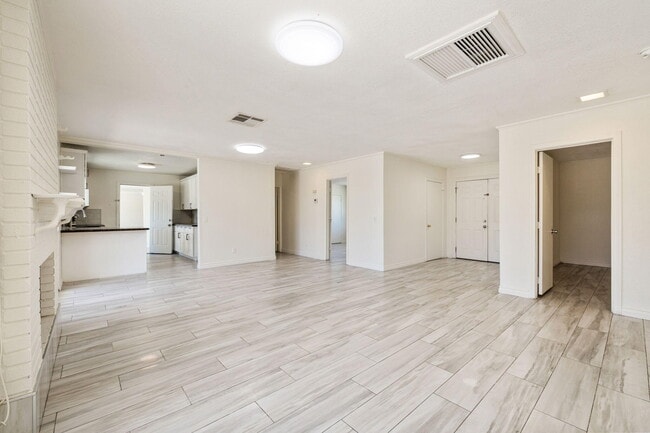 Building Photo - 33515 Wishing Well Trail