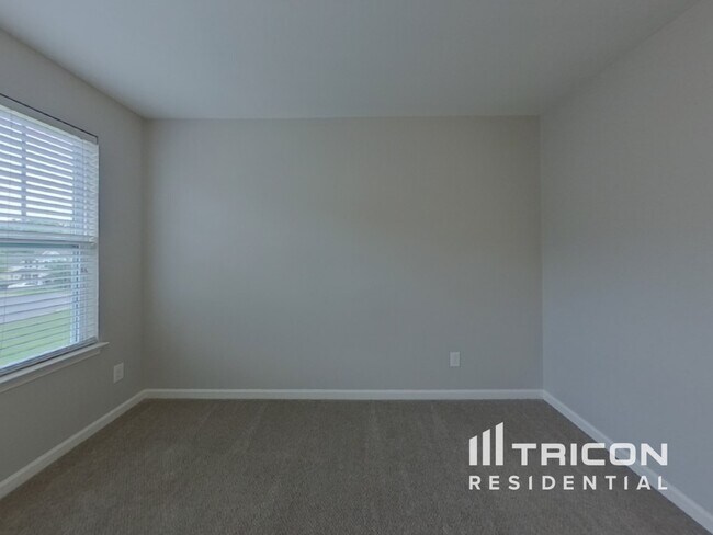 Building Photo - 5005 Sandi's Ct