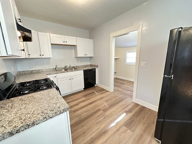 Building Photo - 2798 S Acoma St