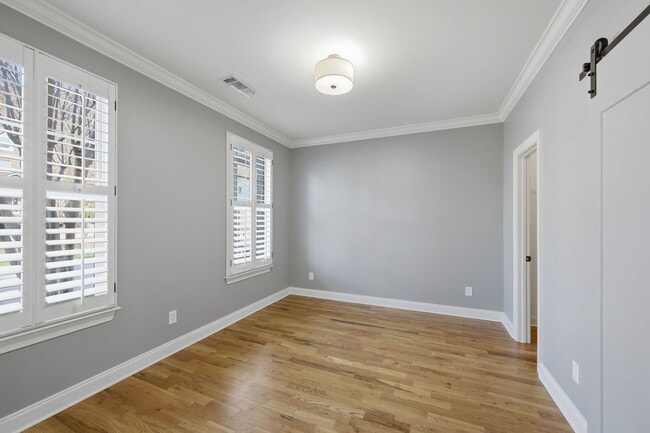 Building Photo - Modern Living in Franklin