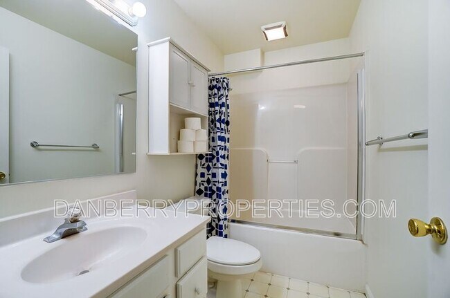 Building Photo - 4211 S Terrace View St