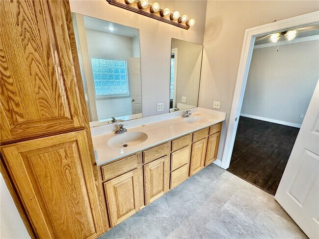 Building Photo - 2846 Eaglecrest Cir