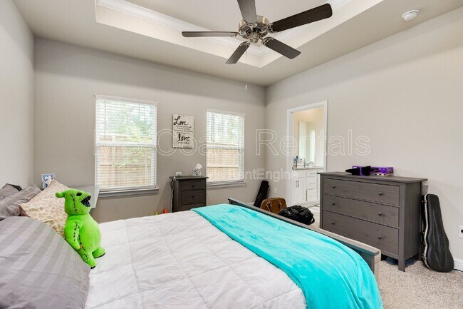Building Photo - 5702 Overland Dr