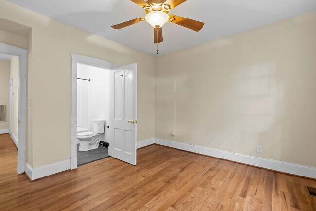 Building Photo - 403 Dinwiddie St