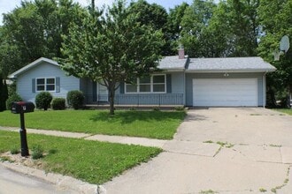 Building Photo - $2,500 | 3 Bedroom, 3 Bathroom House | No Pets | Available for Immediate Move In!