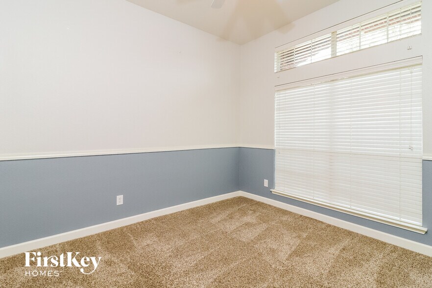 Building Photo - 1009 Sycamore St