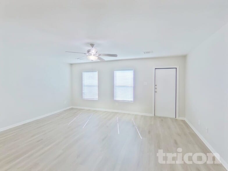 Building Photo - 15676 Del Norte Dr