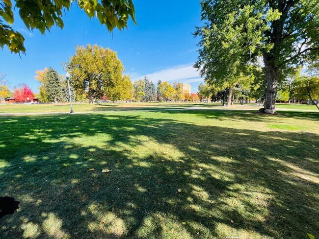 Building Photo - 3209 W Fairview Pl