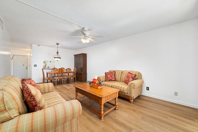 Building Photo - 230 NE 26th Ave