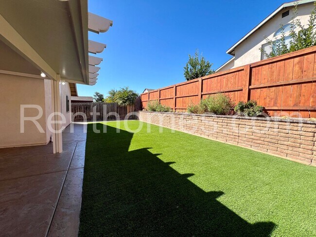 Building Photo - 11330 Surco Dr
