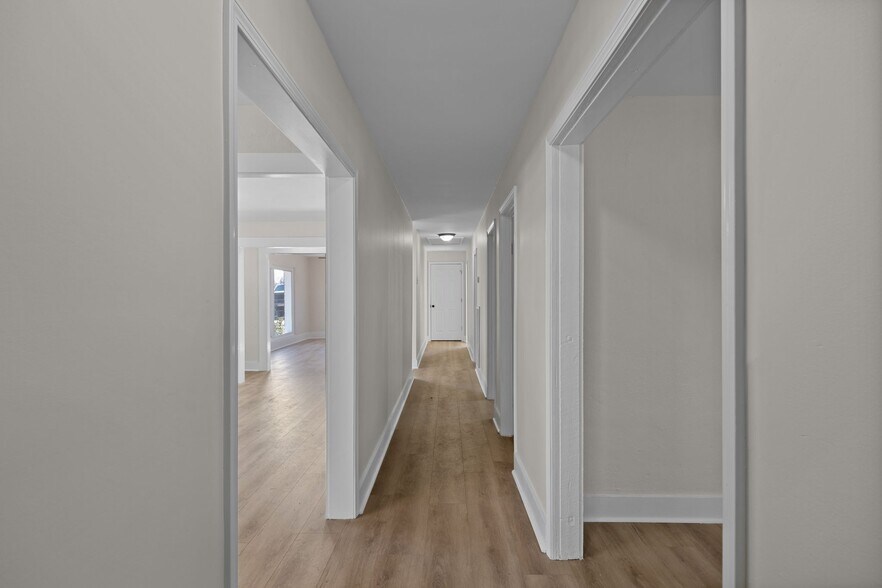 Building Photo - 401 Hill St