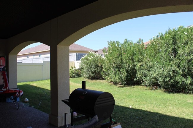 Building Photo - 508 Washingtonia Drive