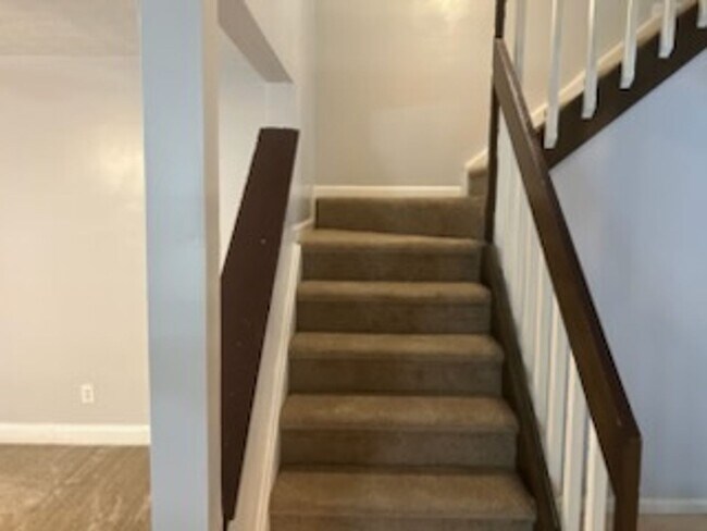Building Photo - ***BACK ON THE MARKET****LIVING HERE WILL ...