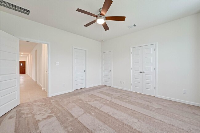 Building Photo - 8022 Pinebrook Arbor Ct