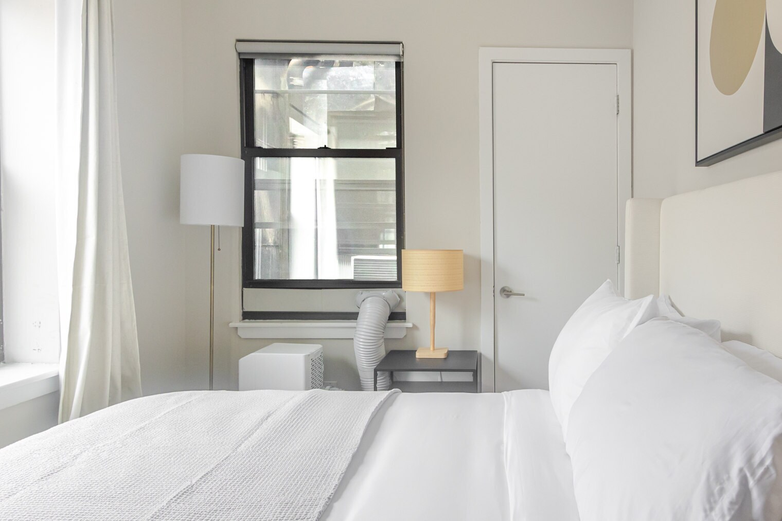 Building Photo - 515 W 47th St