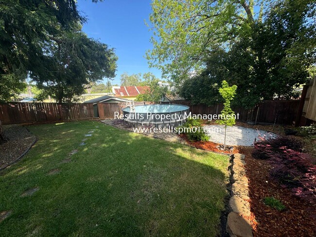 Building Photo - Coming Soon! 3 Bed 2 Bath Cottage Penryn