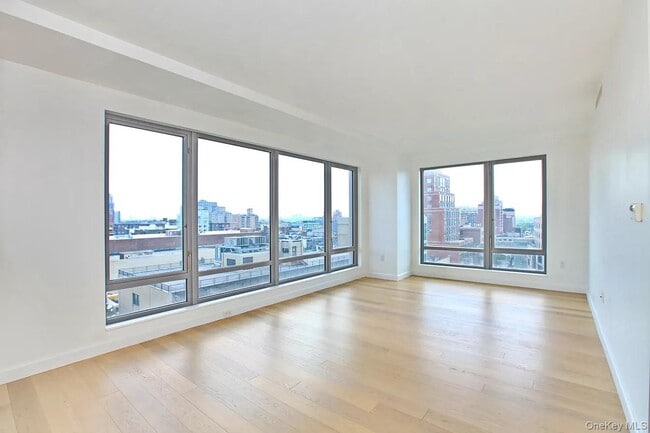 Building Photo - 138-35 39th Ave