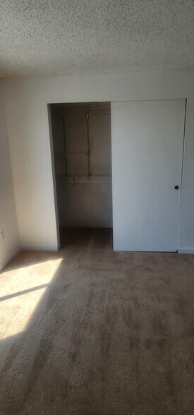 Bedroom - 4304 S Cedar St