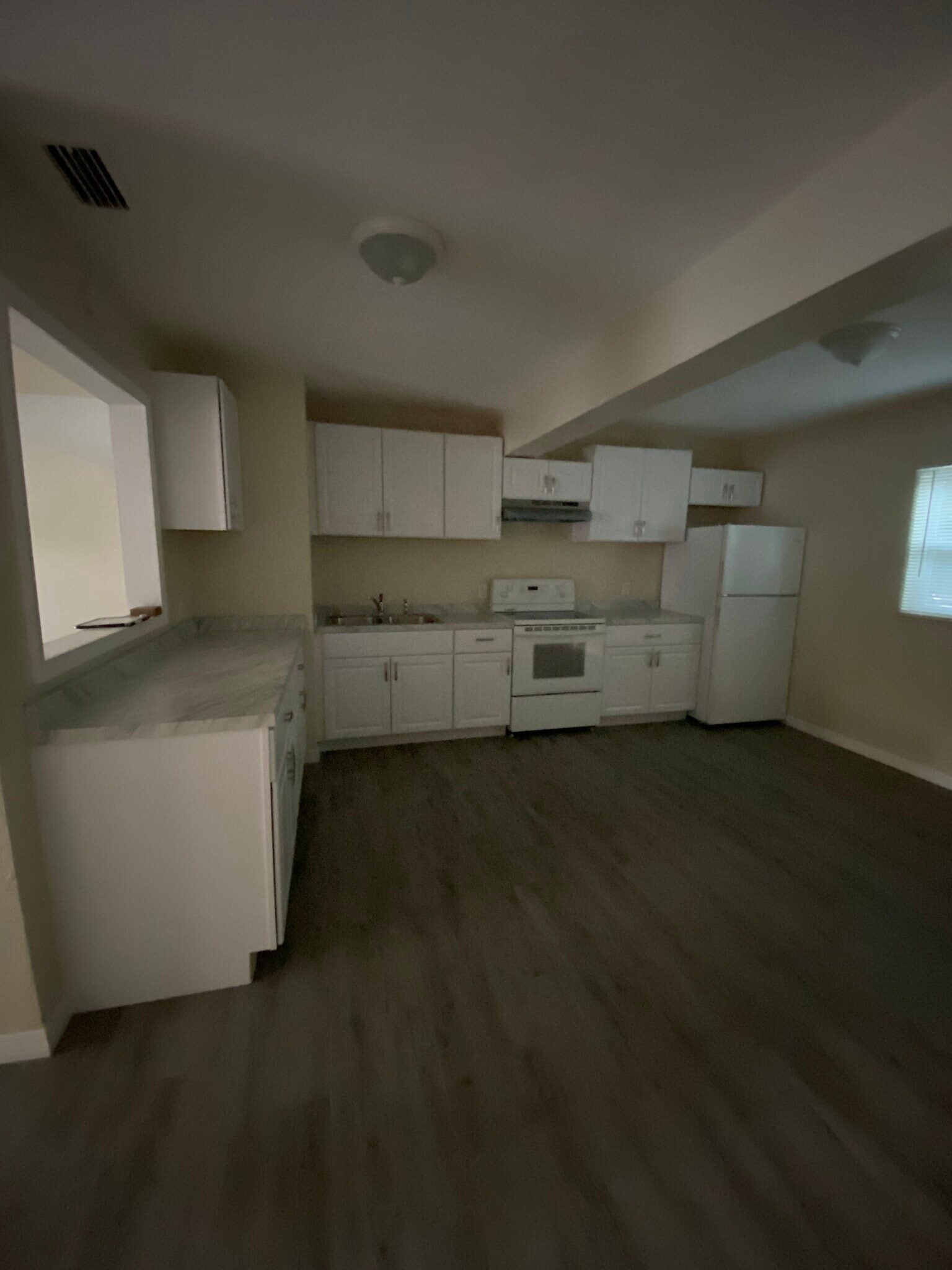 Building Photo - 7803 Lueders Ave