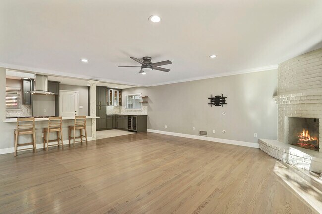 Building Photo - 1407 San Clemente Way