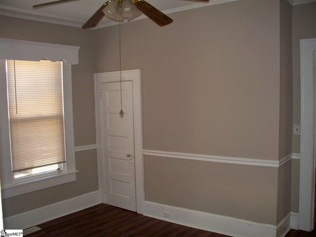 Building Photo - 308 Beechwood Ave