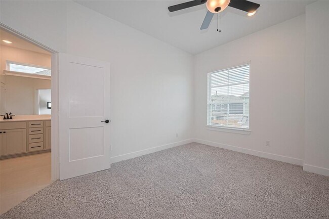 Building Photo - 7746 Meadow Mouse Ln