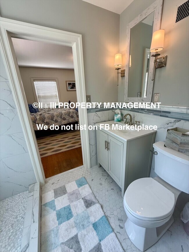 Building Photo - 1314 W Red Bridge Rd