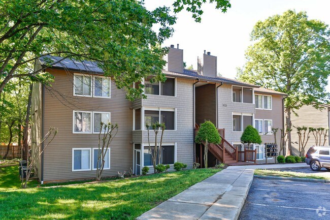 Building Photo - Parkwood