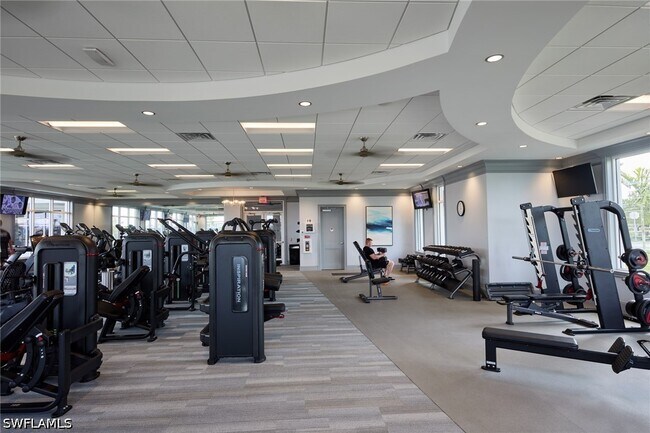 Building Photo - 5807 Double Eagle Cir