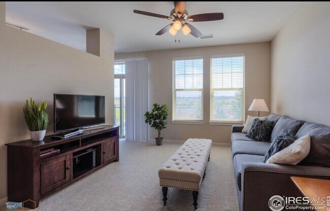 Living area - 13598 Via Varra