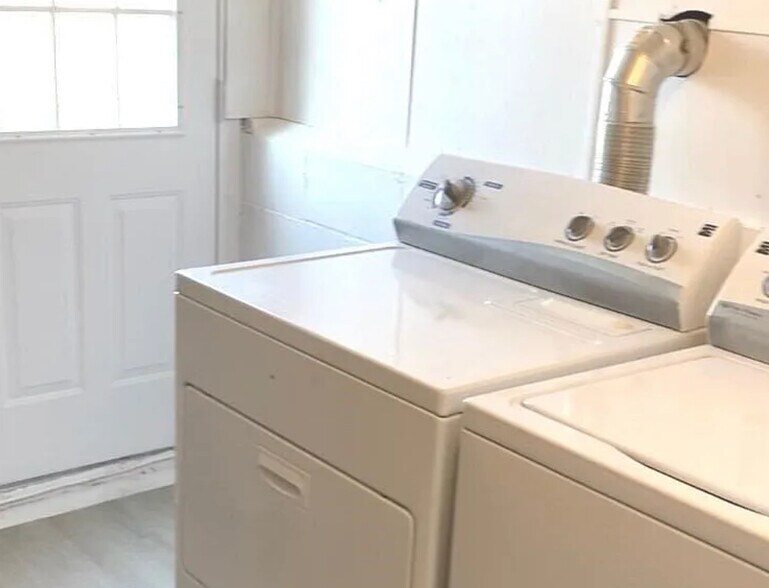 Building Photo - 98 North Rd