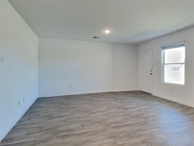 Building Photo - 18 Rd 5117