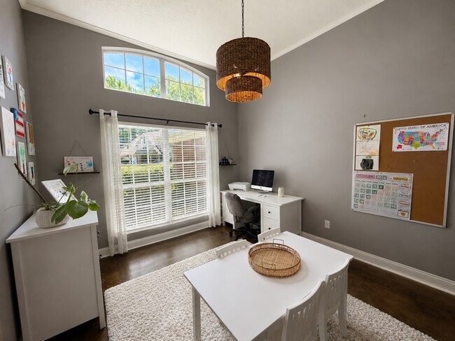 Building Photo - 206 Hunnington Dr