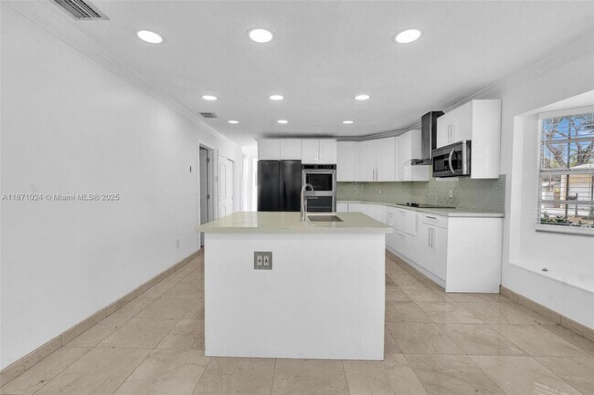 Building Photo - 20645 NE 25th Pl