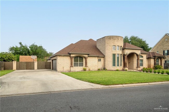 Building Photo - 2314 Woodland Dr