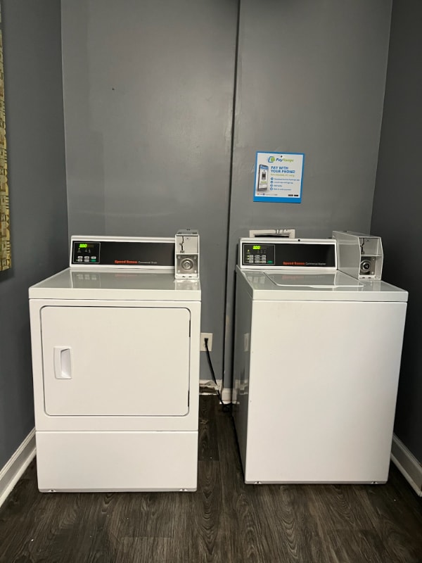 Building Photo - 810 Parsons St SW