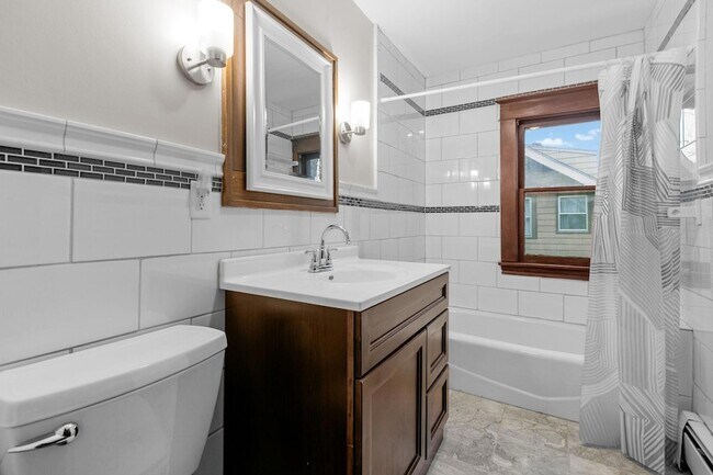 Building Photo - 1826 Franklin Ave SE