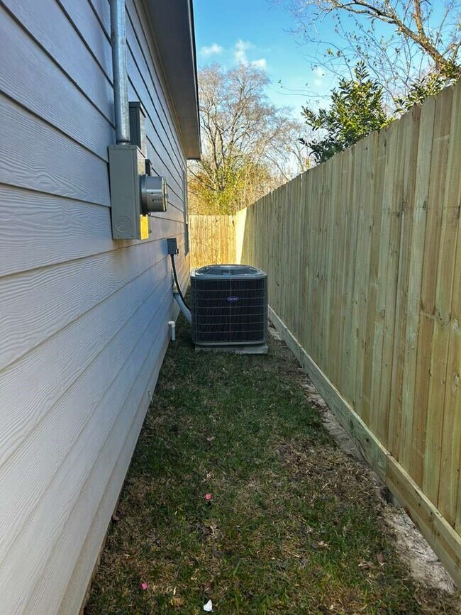 Building Photo - 704 Avenue I