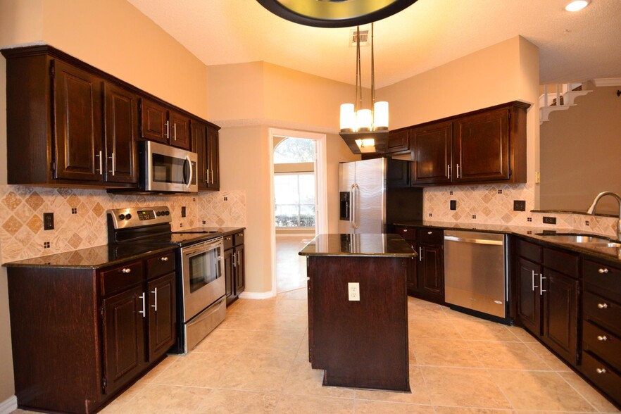 Building Photo - 100 Morning Star Ct
