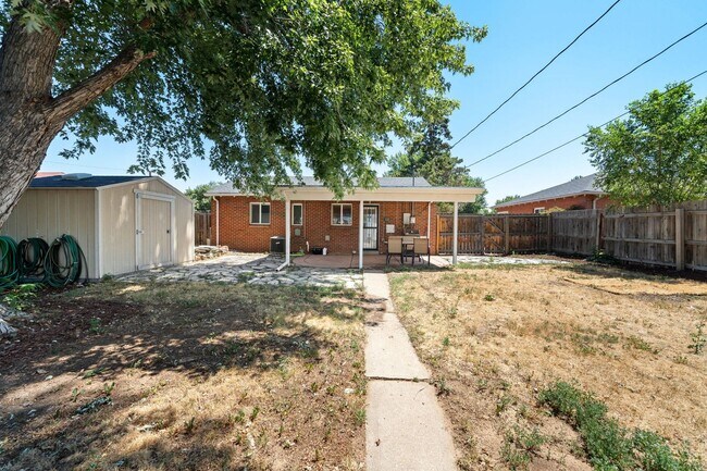 Building Photo - 3021 Olive St