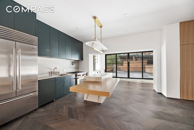 Building Photo - 340 Albany St